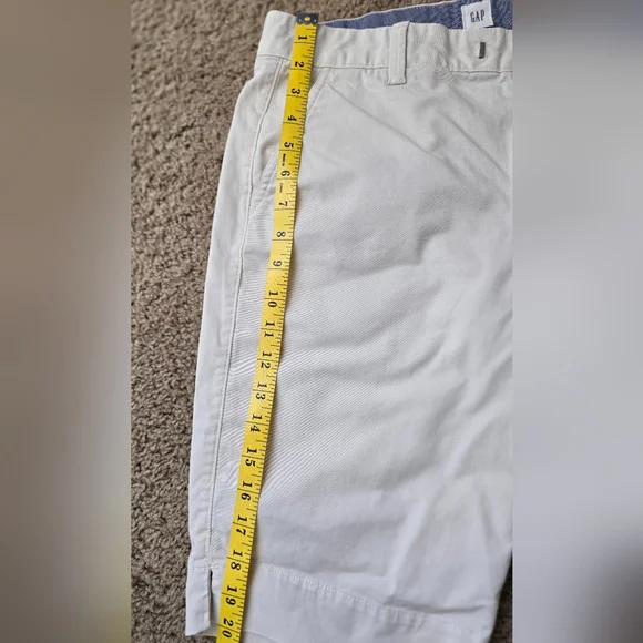 GAP Bermuda Cream Shorts Size 6 - Picture 5 of 5
